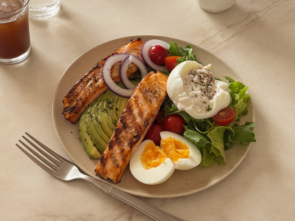 Prato rico em proteínas para performance